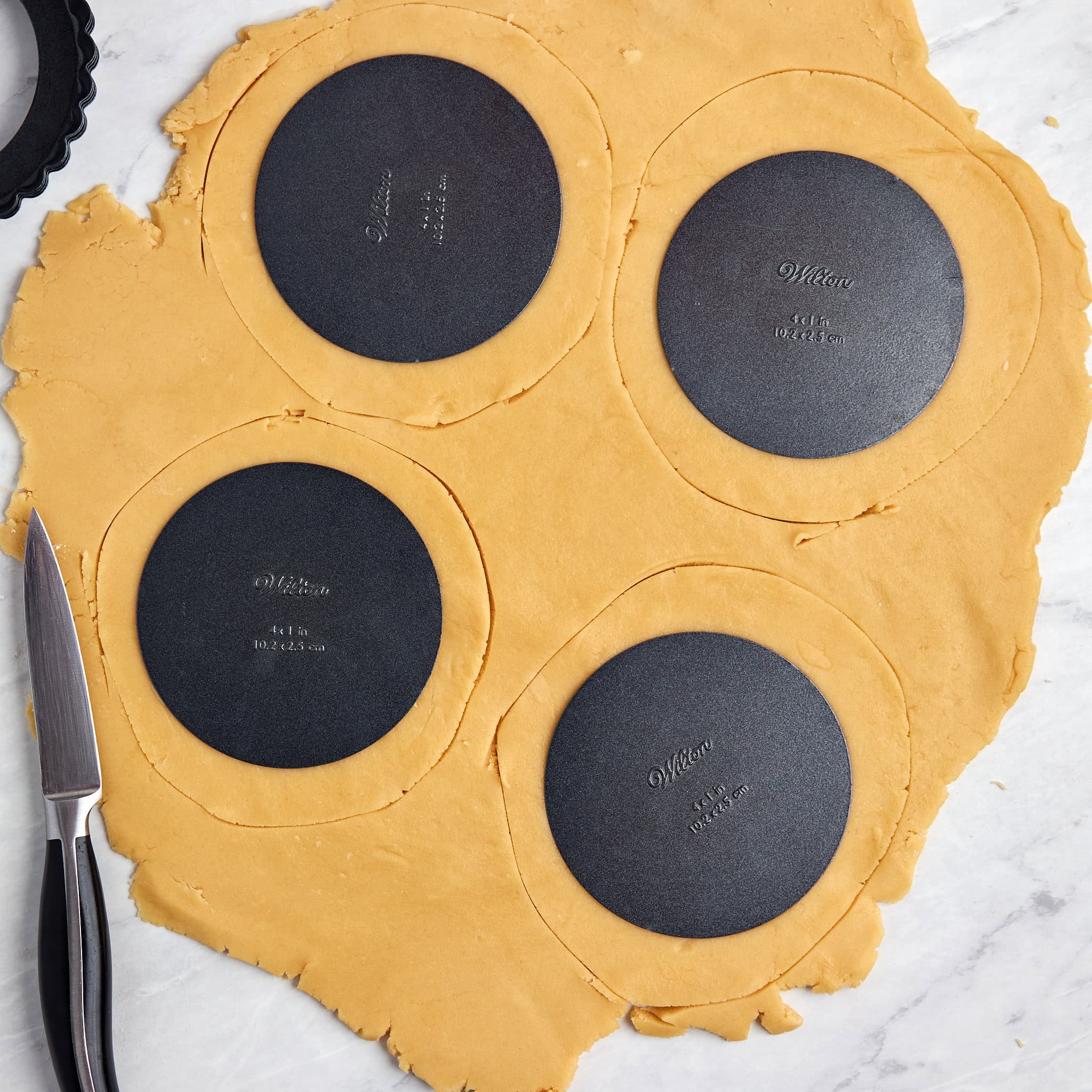 crust cut into circles.