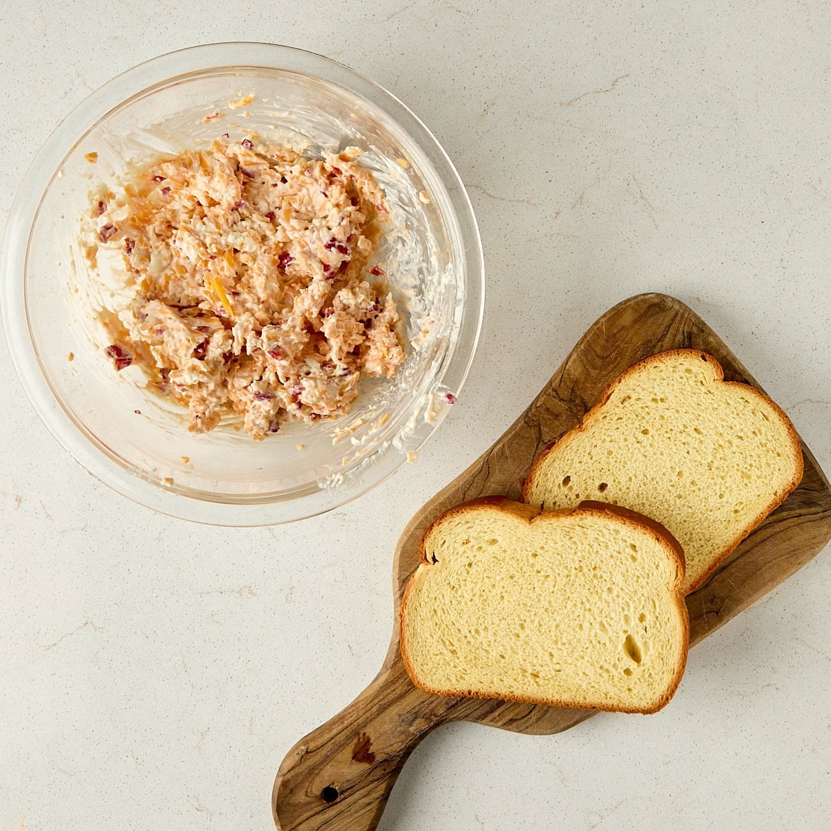 ingredients for grilled pimento cheese sandwich.